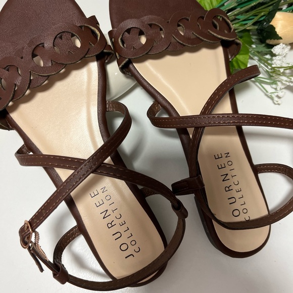 Journee Collection Sandals - Picture 8 of 12